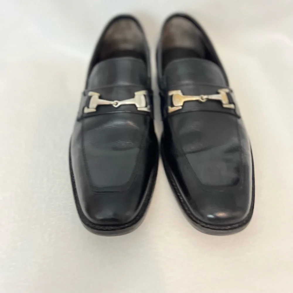 Johnston & Murphy size 9 1/2 Black Leather Slip On Mens Loafers